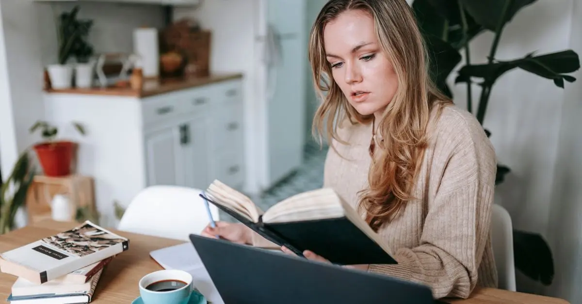 How to Become a Successful Blogger: Essential Steps