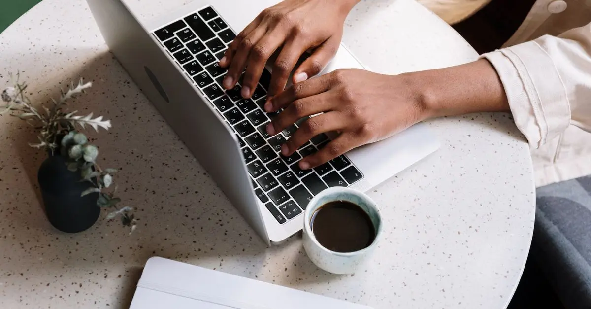 10 Key Tips to Successfully Launch Your Blogging Career