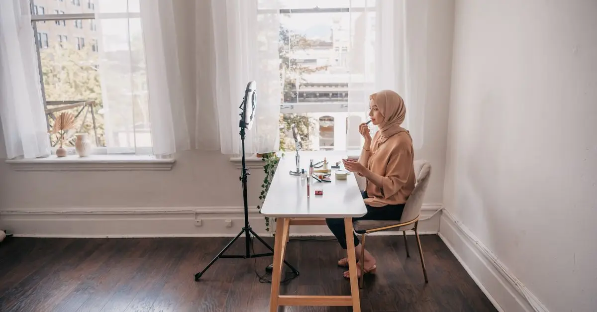 Essential Tips for Becoming a Blogger: Start Your Journey