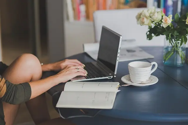 7 Essential Steps to Kickstart Your Blogging Journey
