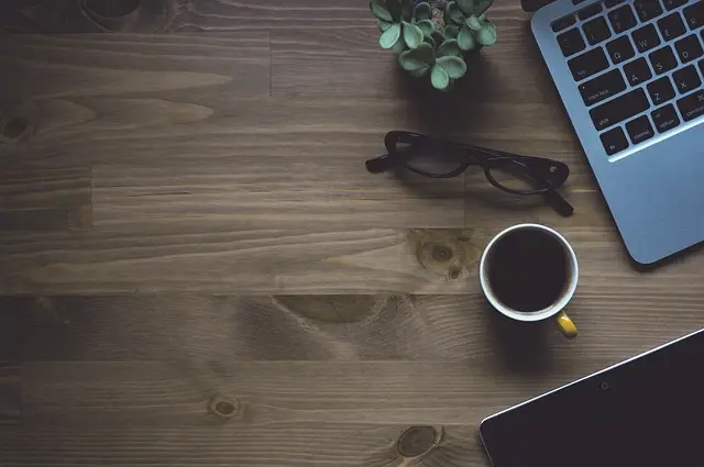 10 Essential Tips for Aspiring Bloggers to Start Strong